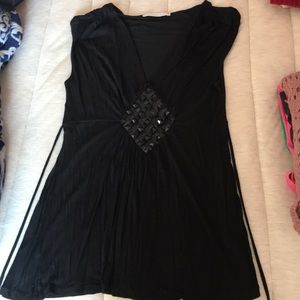 Sleeveless V-neck blouse